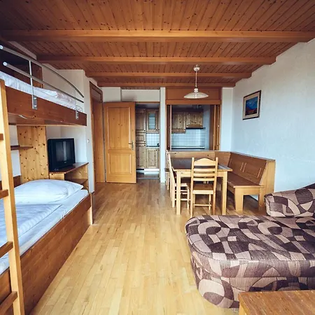 Pohorje Village Wellbeing - Forest Videc 公寓